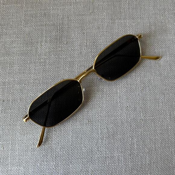 Sleek rectangle gold frame sunglasses WMNS1 - Picture 1 of 6